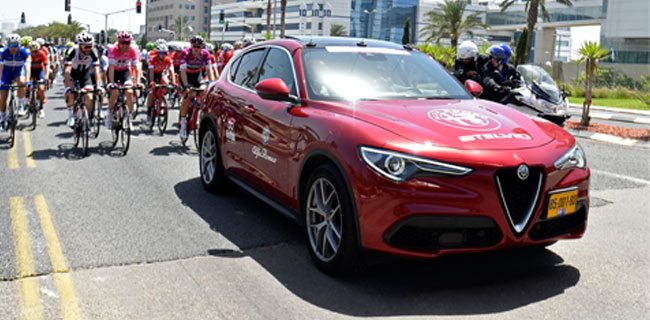Alfa Romeo e Giro d'Italia corsa gruppo